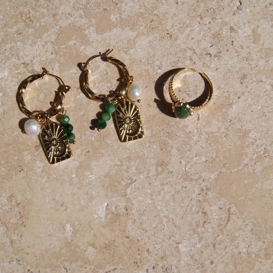 Sieraden set met groene details